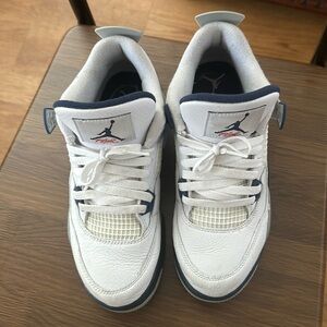 Jordan Retro 4 “Midnight Navy”